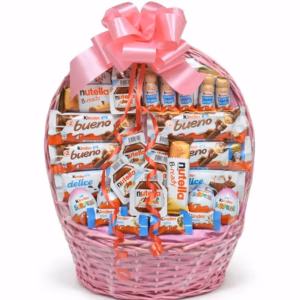 Cesta Kinder Madre Especial de mimbre rosa artesanal con chocolates Kinder Bueno, Nutella y huevos sorpresa para regalo.