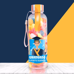 Botella con chuches para un niño graduado.